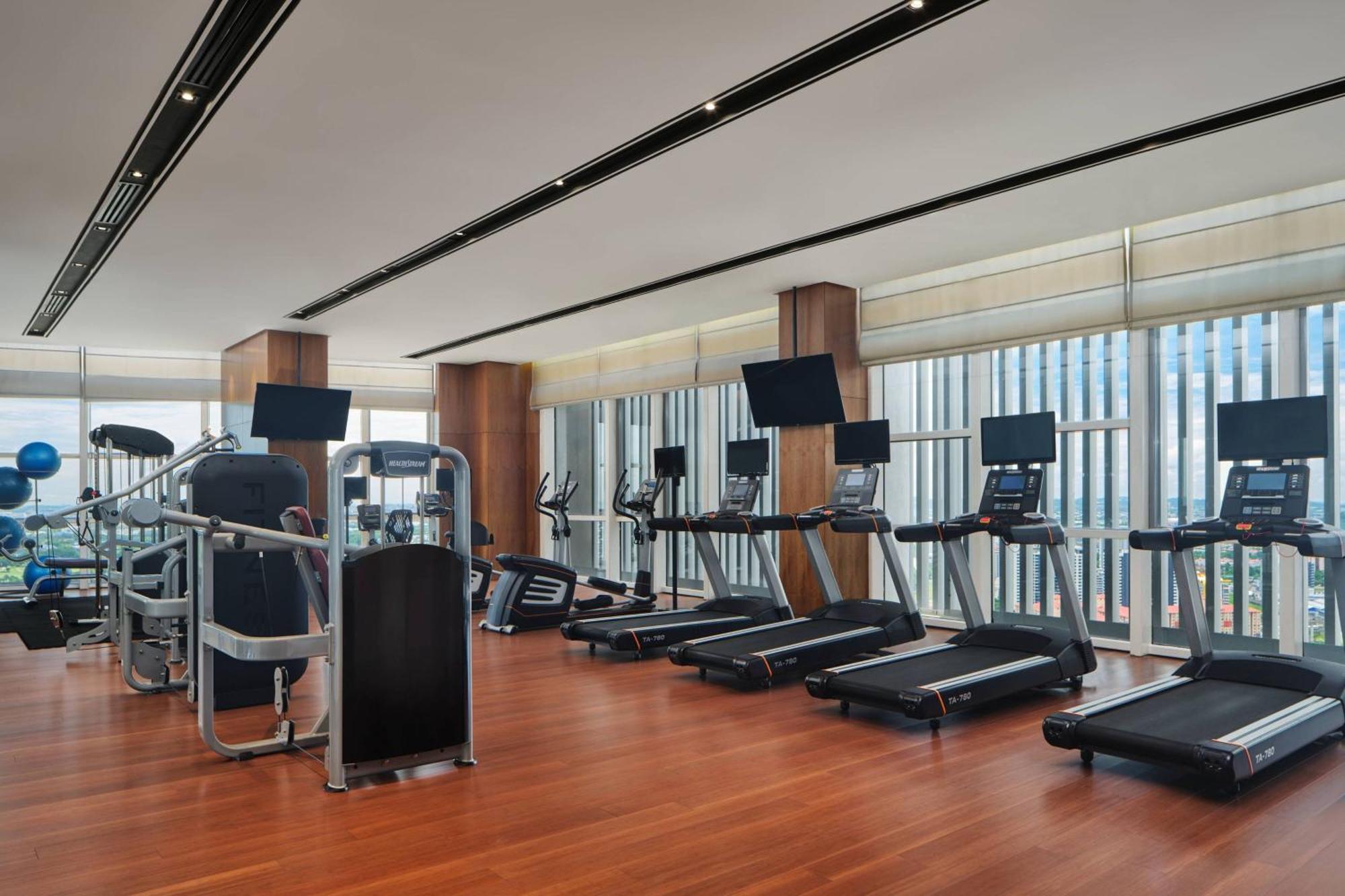 Le Meridien Петалинг Джая Екстериор снимка