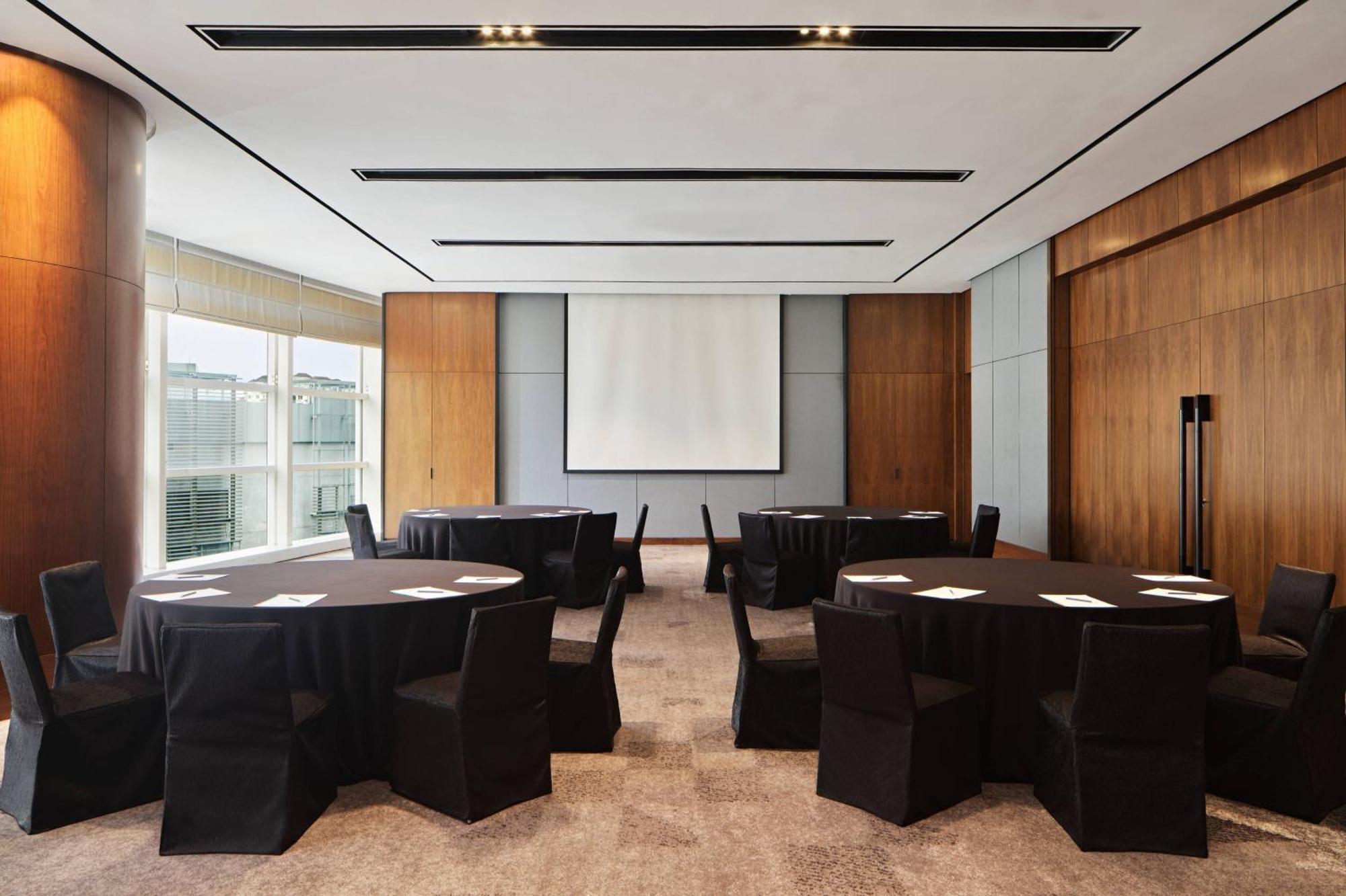 Le Meridien Петалинг Джая Екстериор снимка