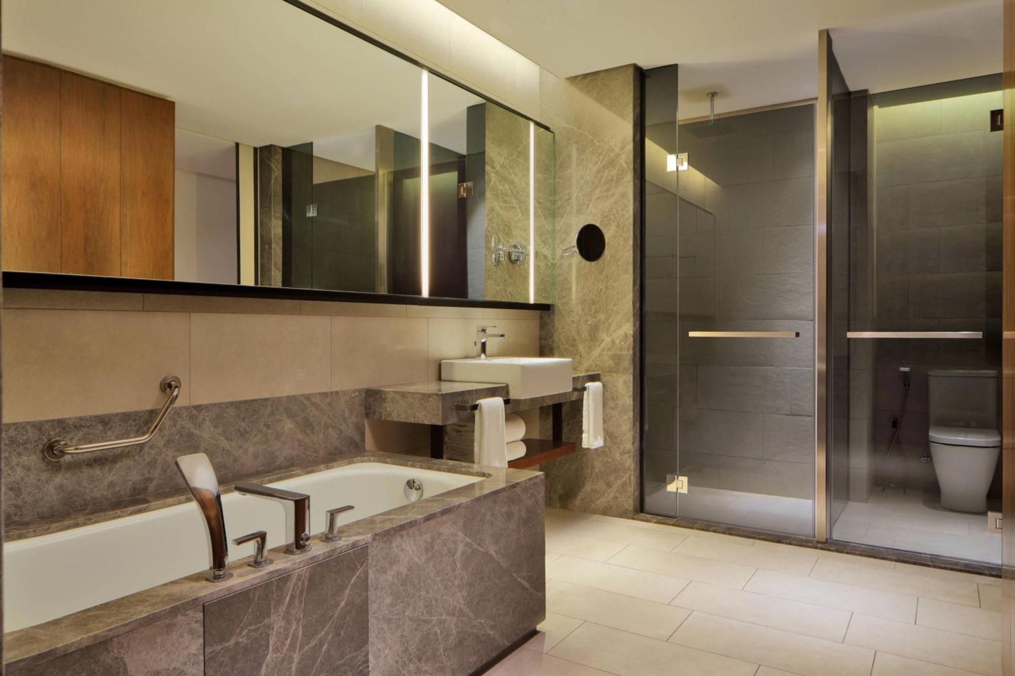 Le Meridien Петалинг Джая Екстериор снимка