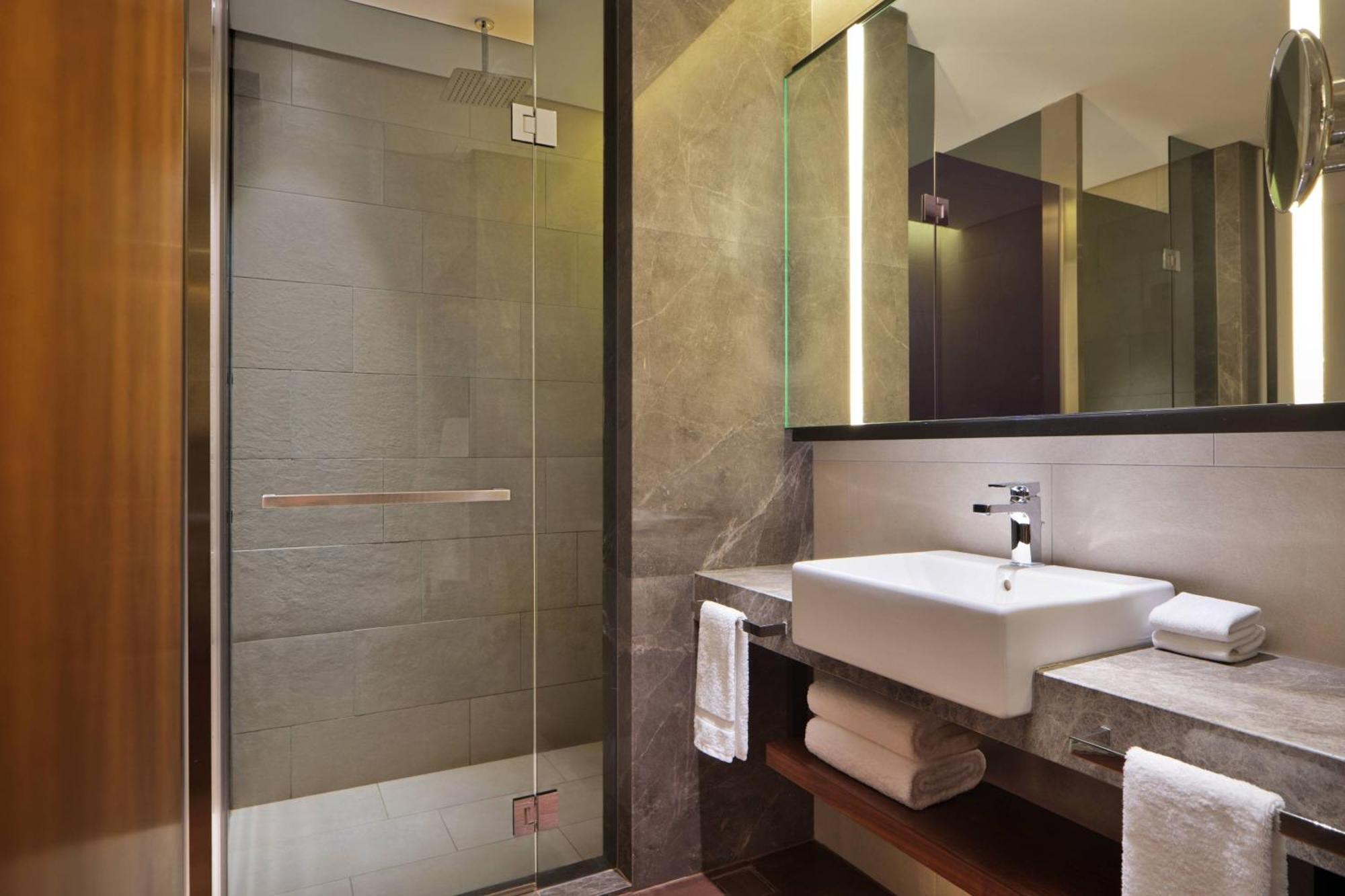 Le Meridien Петалинг Джая Екстериор снимка