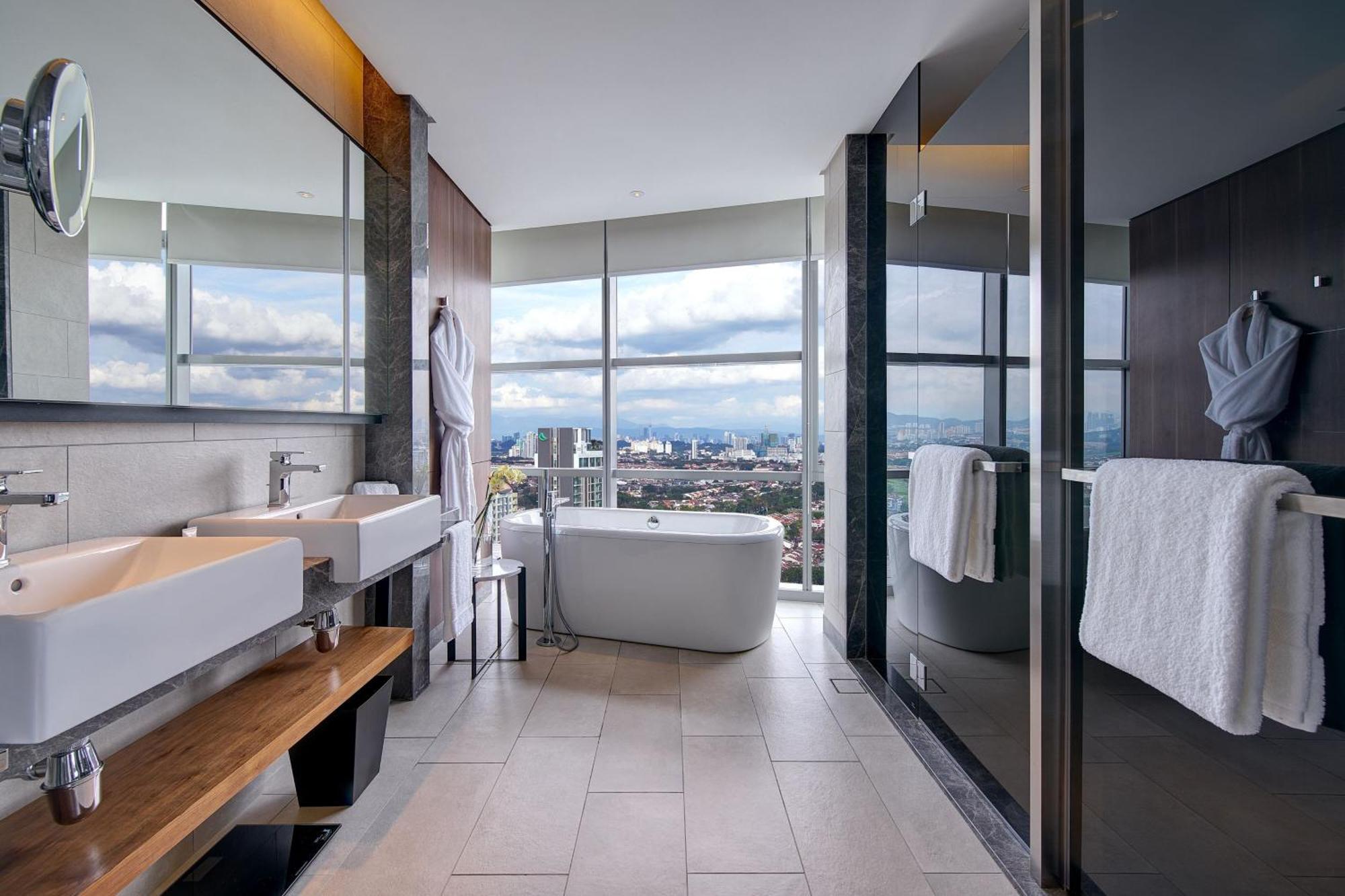 Le Meridien Петалинг Джая Екстериор снимка