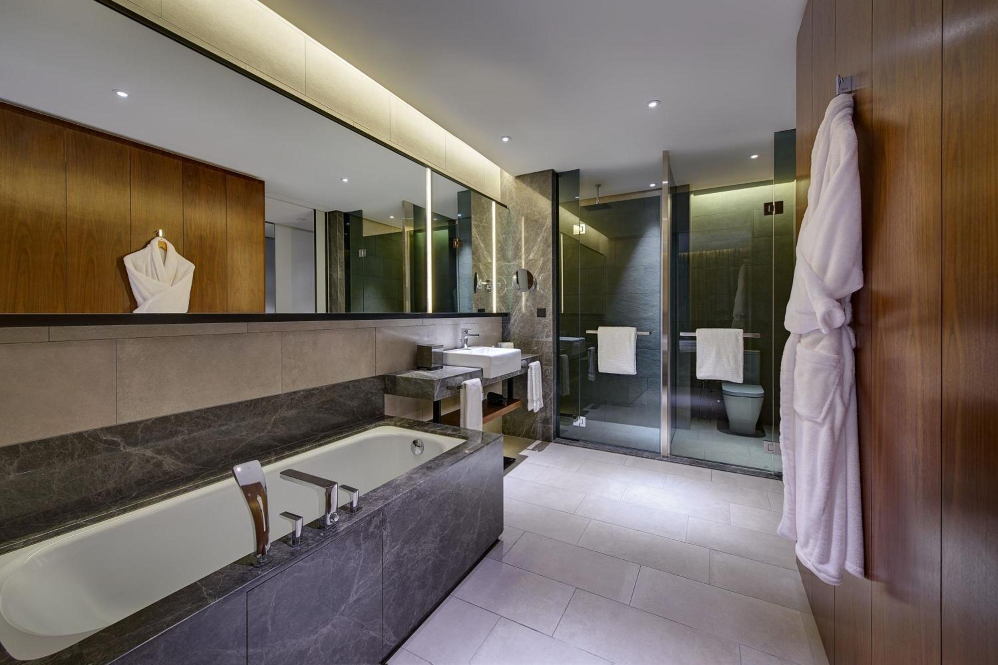 Le Meridien Петалинг Джая Екстериор снимка